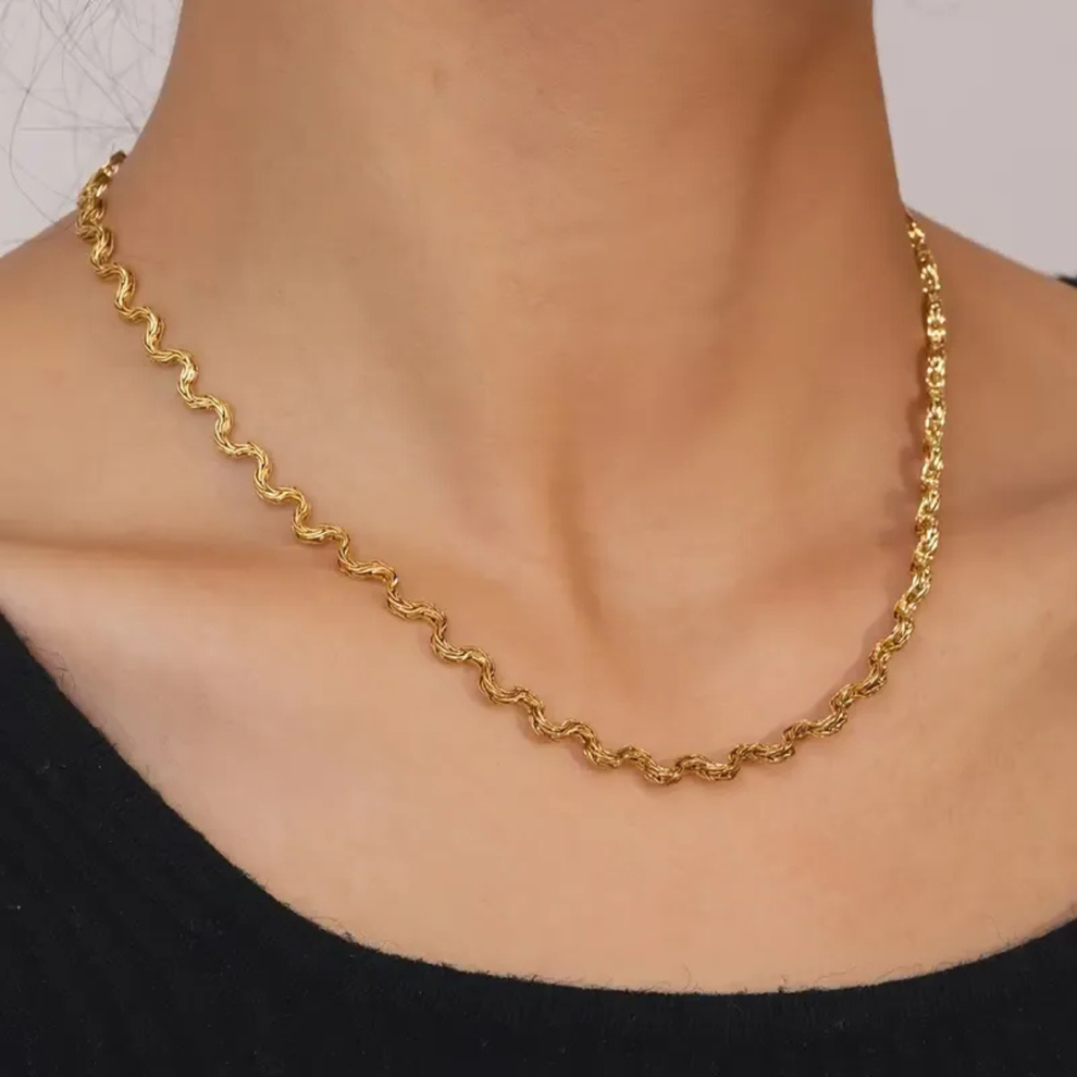 Ripple chain necklace — view 2