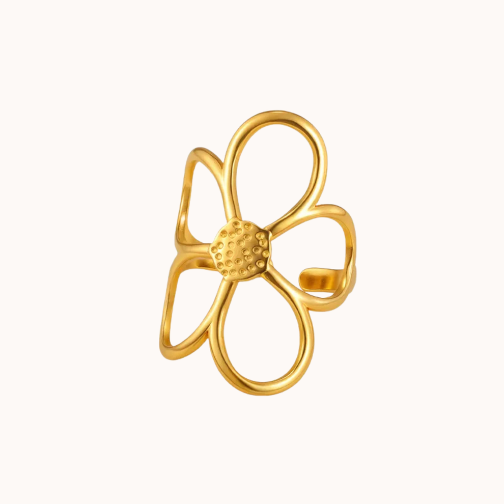 Pretty flower ring