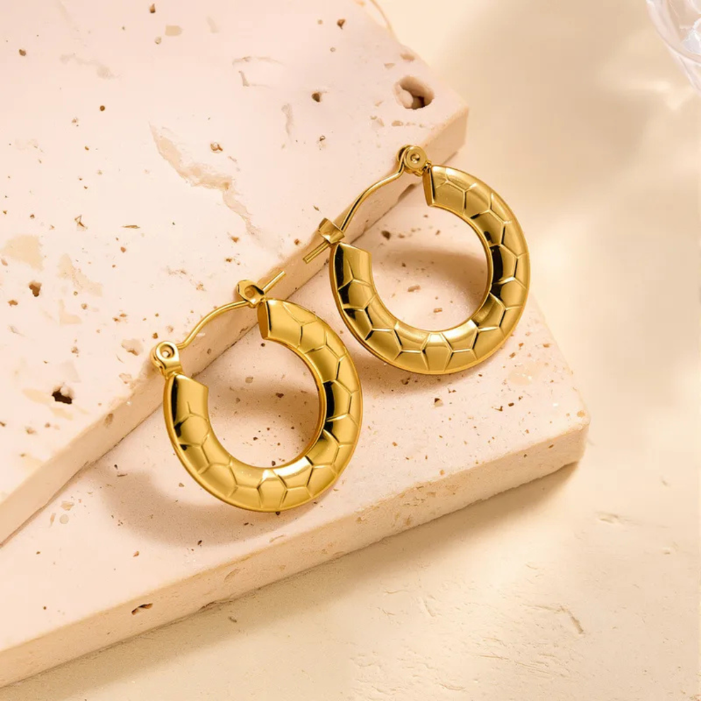 Hayya Hex pattern earrings — view 2