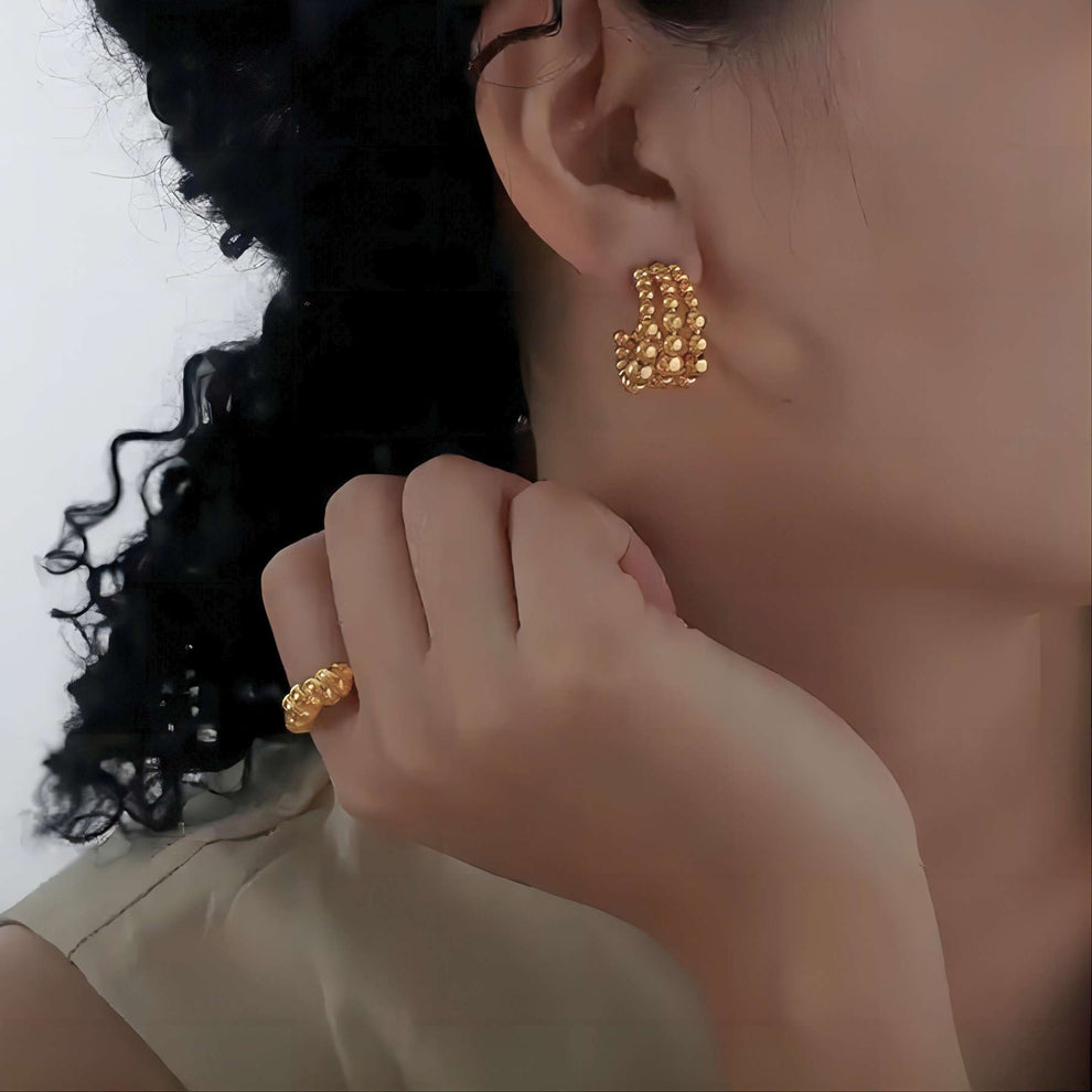 Riwaq – Roman Beaded Hugs — view 2